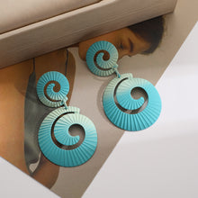 Load image into Gallery viewer, Swirl Earrings