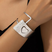 Load image into Gallery viewer, Heart Bracelet
