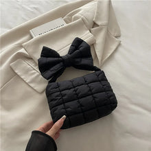 Load image into Gallery viewer, Bow Purse