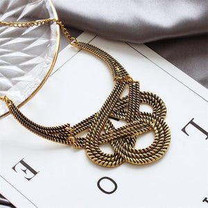 In knots Necklace